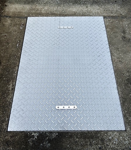 グリストラップ 蓋:千葉県松戸市の居酒屋様より ＜「２個１」にしたグリストラップの蓋＞