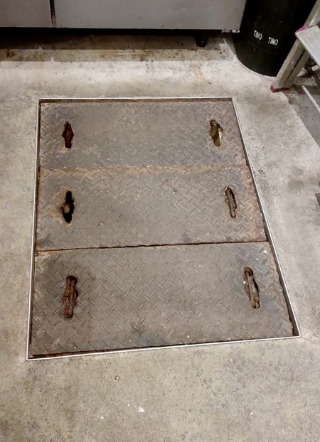 グリストラップ 蓋:京都市北区のイタリア料理店様より　「３個１」にしたグリストラップの蓋